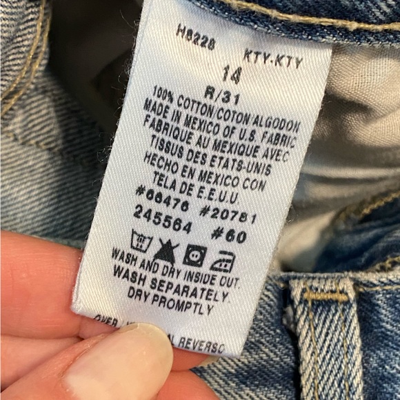 Vintage High Waisted Tommy Hilfiger Jeans - Picture 6 of 6